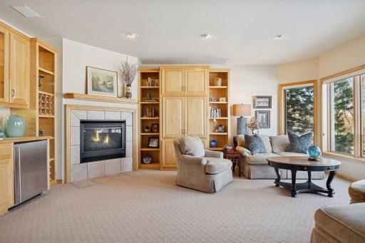 550 Waycliffe Drive N, Wayzata, MN 55391