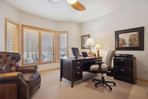 550 Waycliffe Drive N, Wayzata, MN 55391