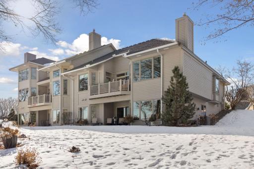 550 Waycliffe Drive N, Wayzata, MN 55391