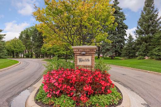 550 Waycliffe Drive N, Wayzata, MN 55391