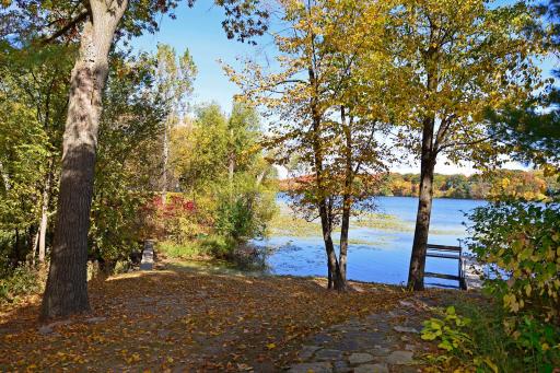 550 Waycliffe Drive N, Wayzata, MN 55391