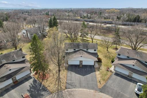 8525 W 97th Street Circle, Minneapolis, MN 55438