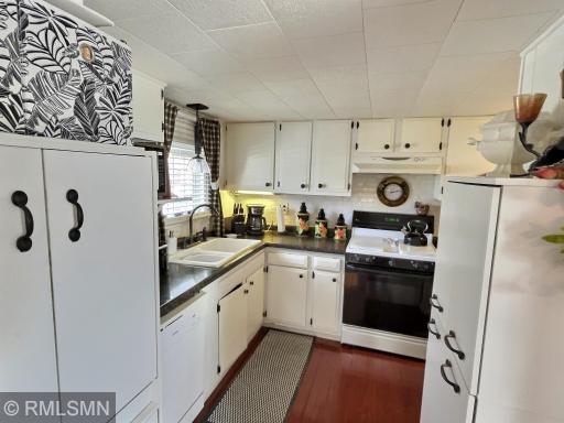 This kitchen allows for plenty of storage.