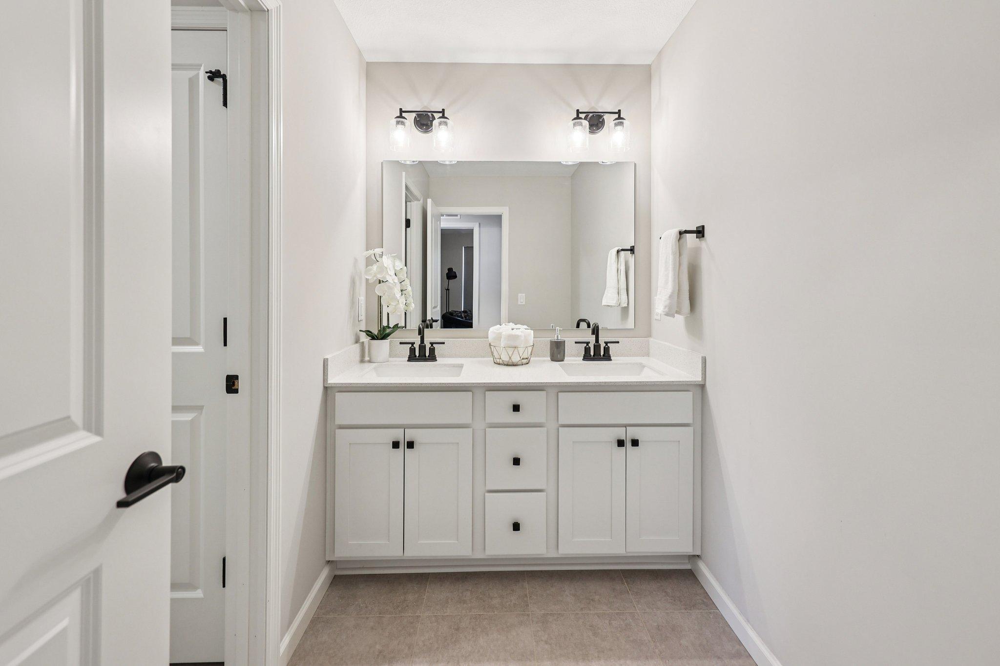 Full bathroom upper level