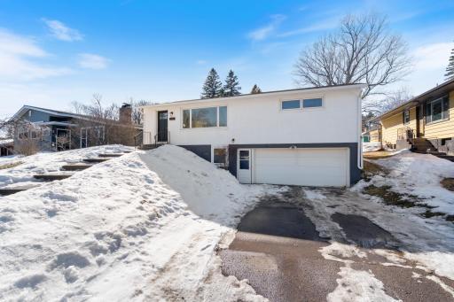 2233 Woodland Avenue, Duluth, MN 55803