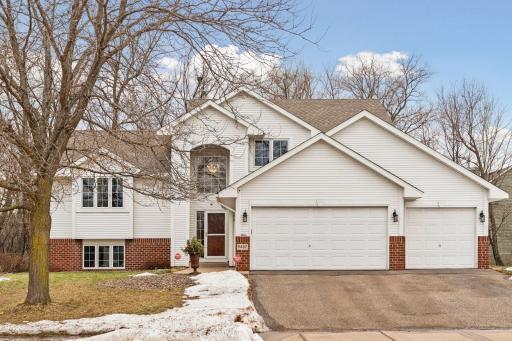 9487 Winslow N, Maple Grove, MN 55311