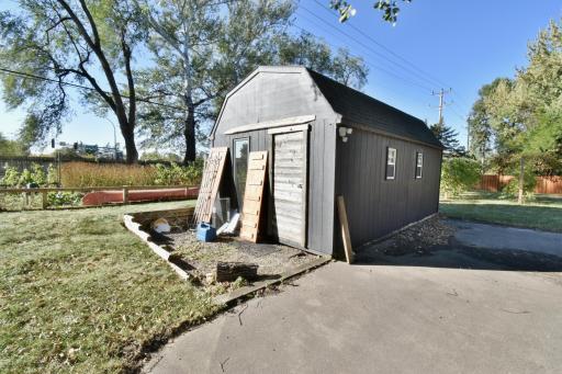 Extra Large Storage Shed in the Backyard!!!