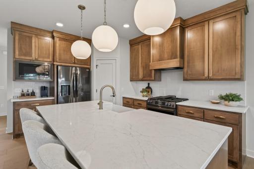 8006 201st Street W, Lakeville, MN 55044