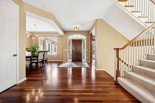 11356 Entrevaux Drive, Eden Prairie, MN 55347