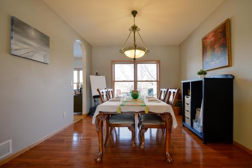 1406 Landsdown Road, Buffalo, MN 55313