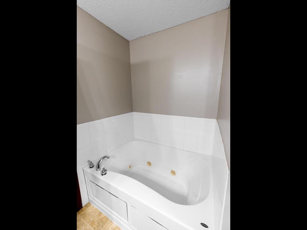 14171 Wilds Path NW Prior Lake MN 55372 USA-024-034-016-MLS_Size.jpg