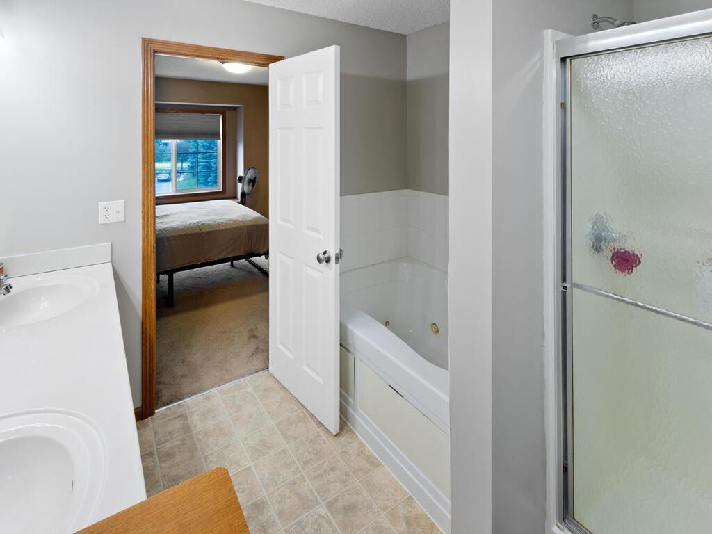 14171 Wilds Path NW Prior Lake MN 55372 USA-032-022-027-MLS_Size.jpg