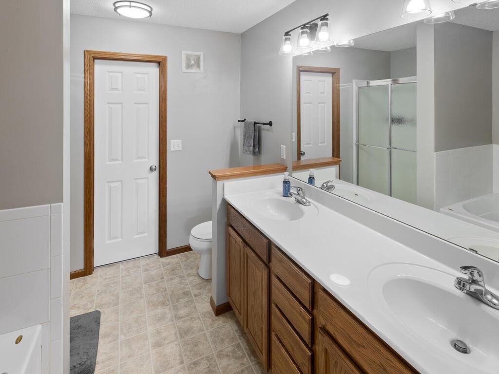 14171 Wilds Path NW Prior Lake MN 55372 USA-031-024-025-MLS_Size.jpg