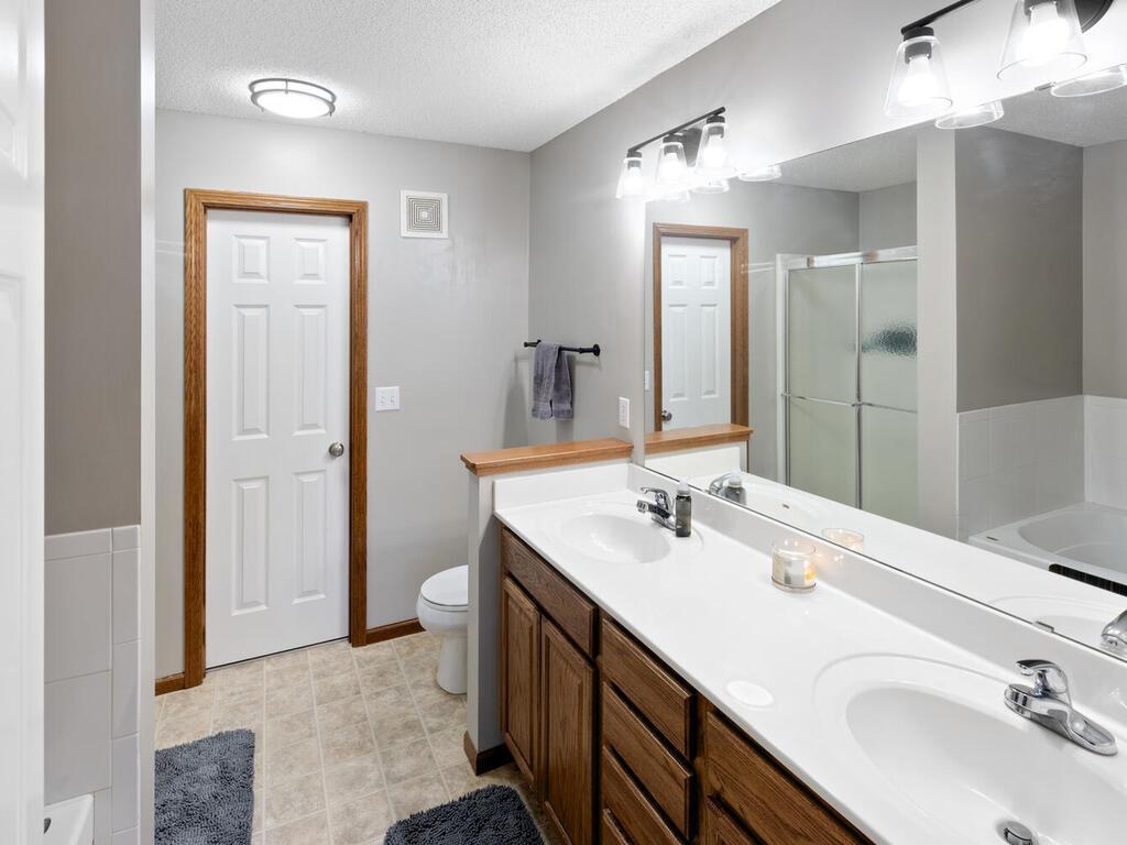 14171 Wilds Path NW Prior Lake MN 55372 USA-023-035-015-MLS_Size.jpg