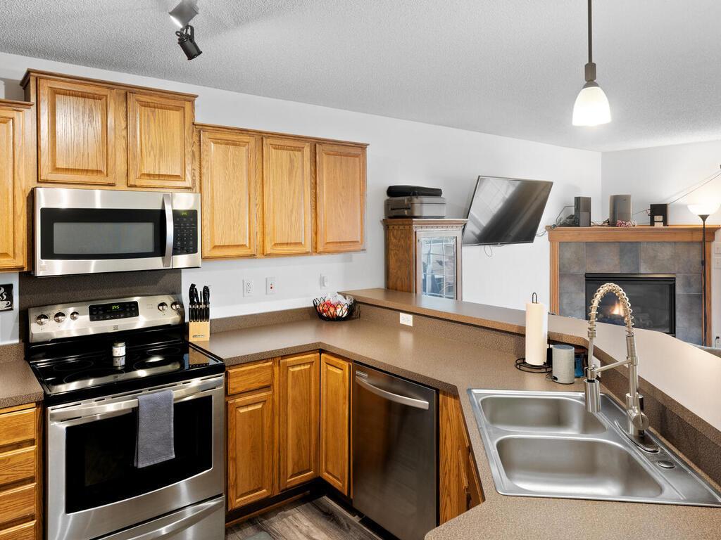 14171 Wilds Path NW Prior Lake MN 55372 USA-017-046-009-MLS_Size.jpg