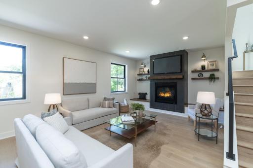 625 Ivy Falls Avenue, Mendota Heights, MN 55118