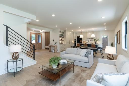 625 Ivy Falls Avenue, Mendota Heights, MN 55118