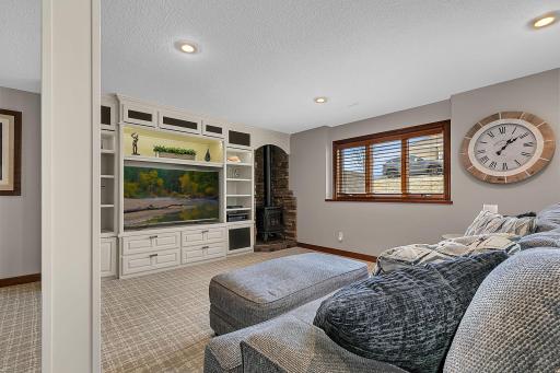 LL Family Room with Built-Ins & Gas Fireplace