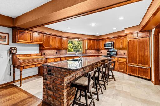 6175 Heather Place NE, Minneapolis, MN 55432