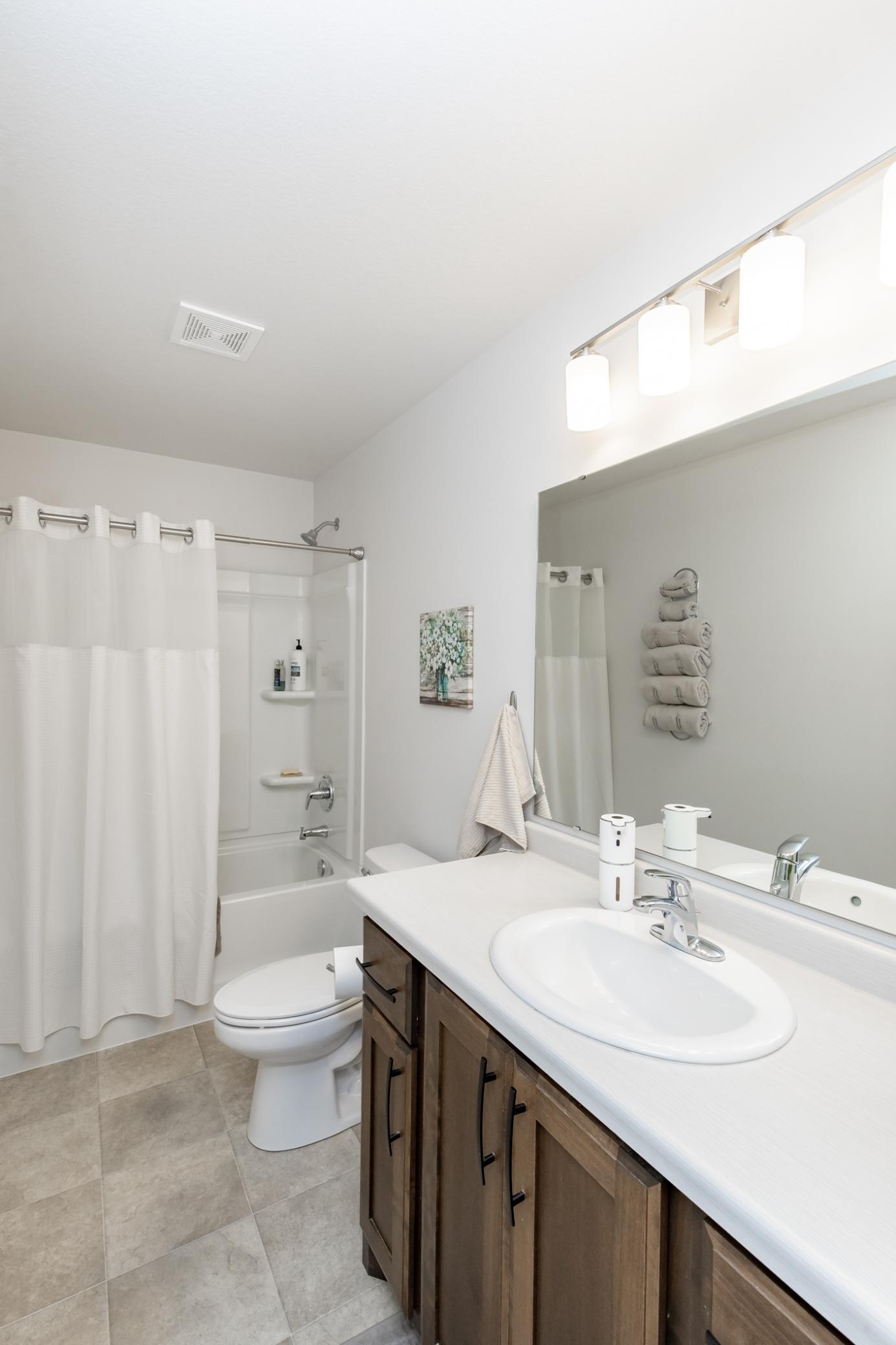 Full Bathroom - Main Floor