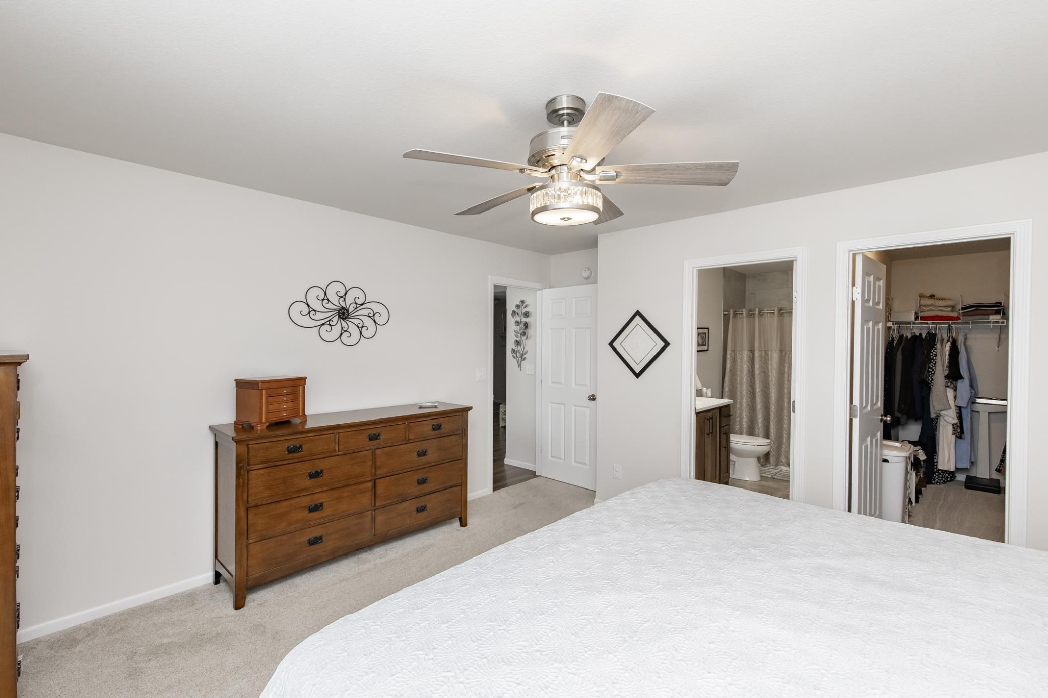 Primary Bedroom - Main Floor