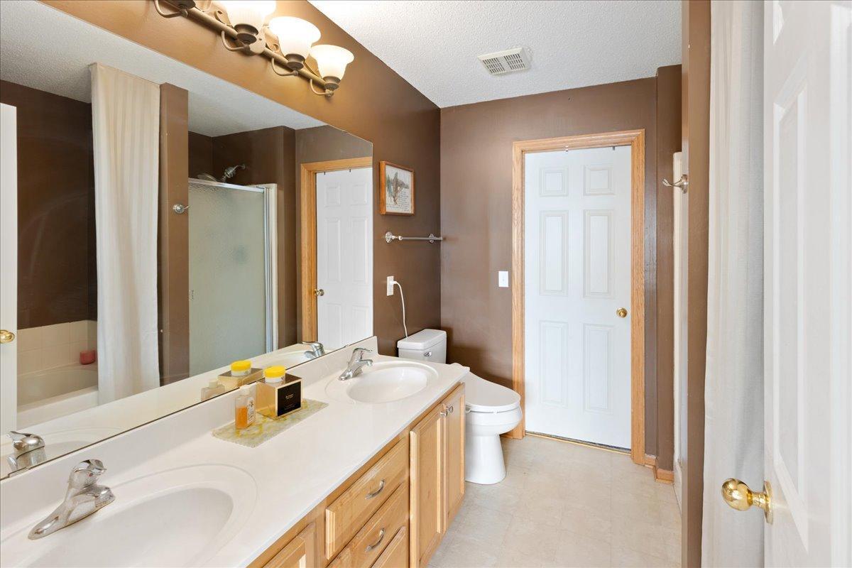 Primary Bath with duel sinks