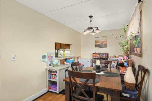 10501 Cedar Lake Rd, 420, Minnetonka, MN 55305