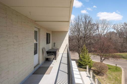 10501 Cedar Lake Rd, 420, Minnetonka, MN 55305