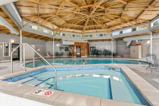 10501 Cedar Lake Rd, 420, Minnetonka, MN 55305