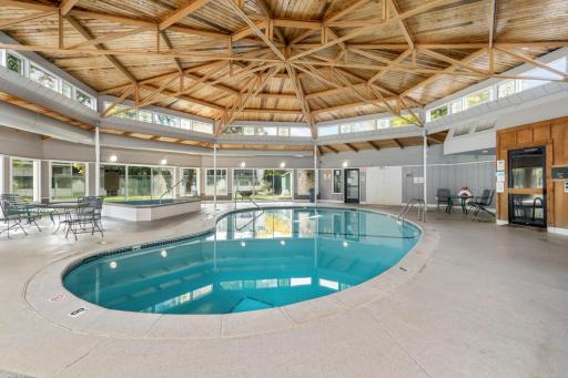 10501 Cedar Lake Rd, 420, Minnetonka, MN 55305