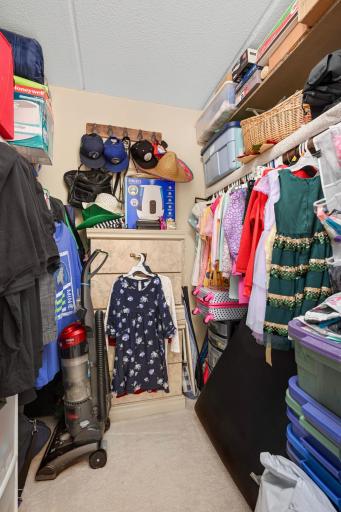 10501 Cedar Lake Rd, 420, Minnetonka, MN 55305