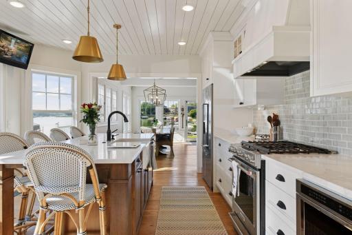 2463 Black Lake Road, Spring Park, MN 55384