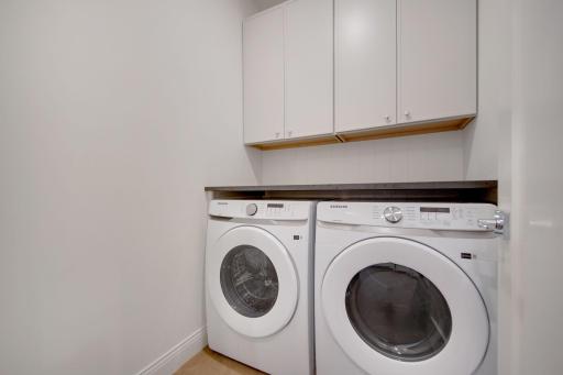 320 Laurel Curve, Golden Valley, MN 55426