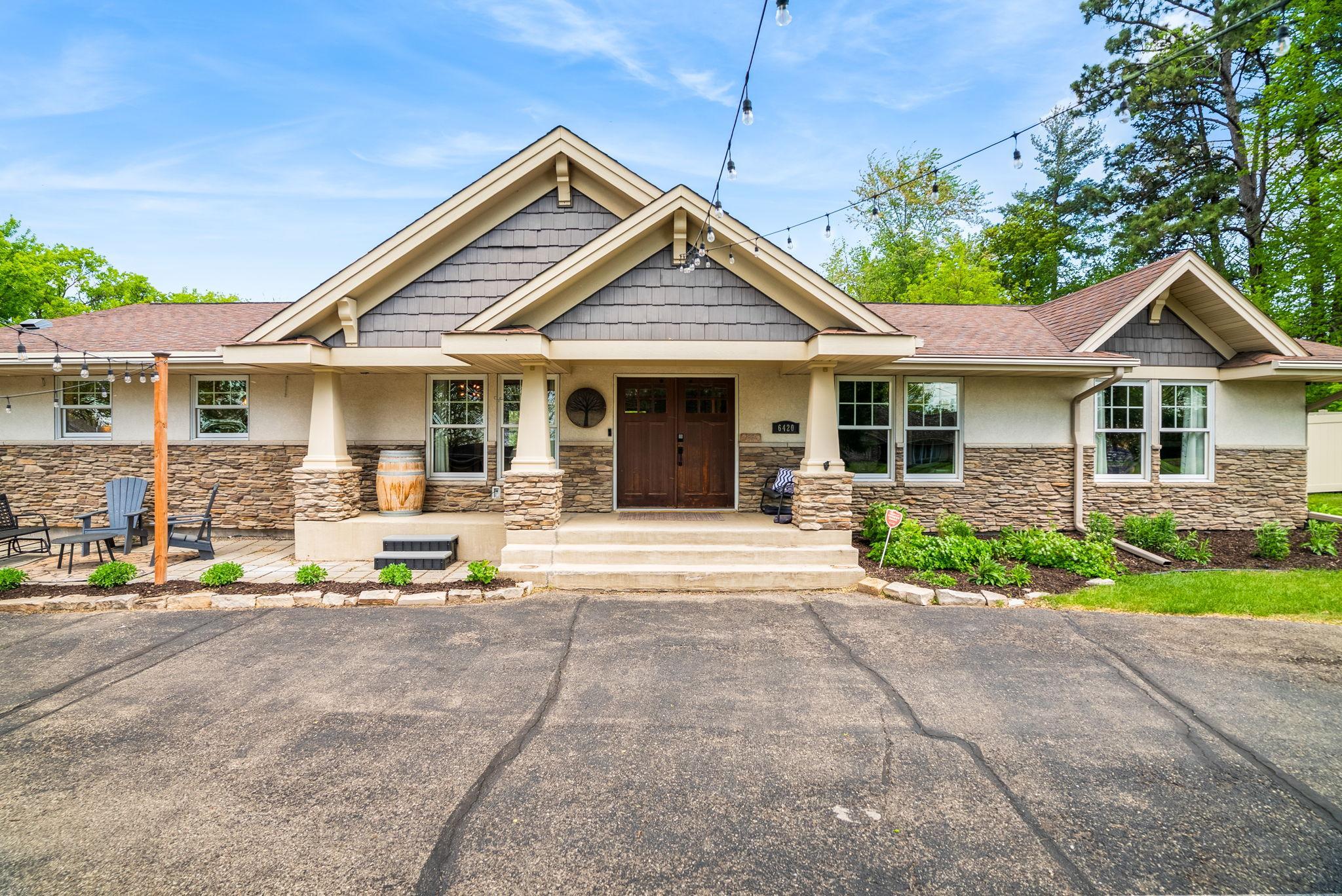 Inviting front view.