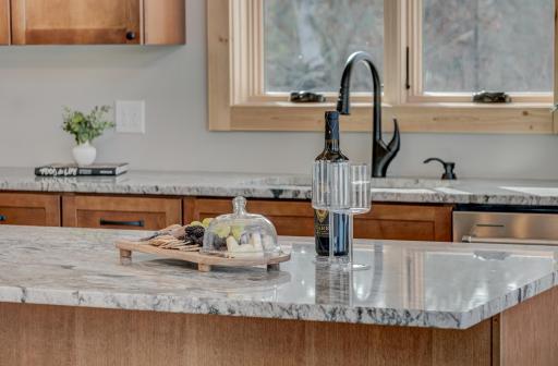 11721 N Vesper Drive just the right size island