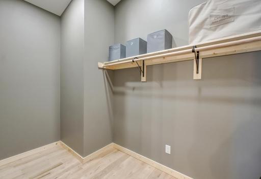 11721 N Vesper Drivewallin closets