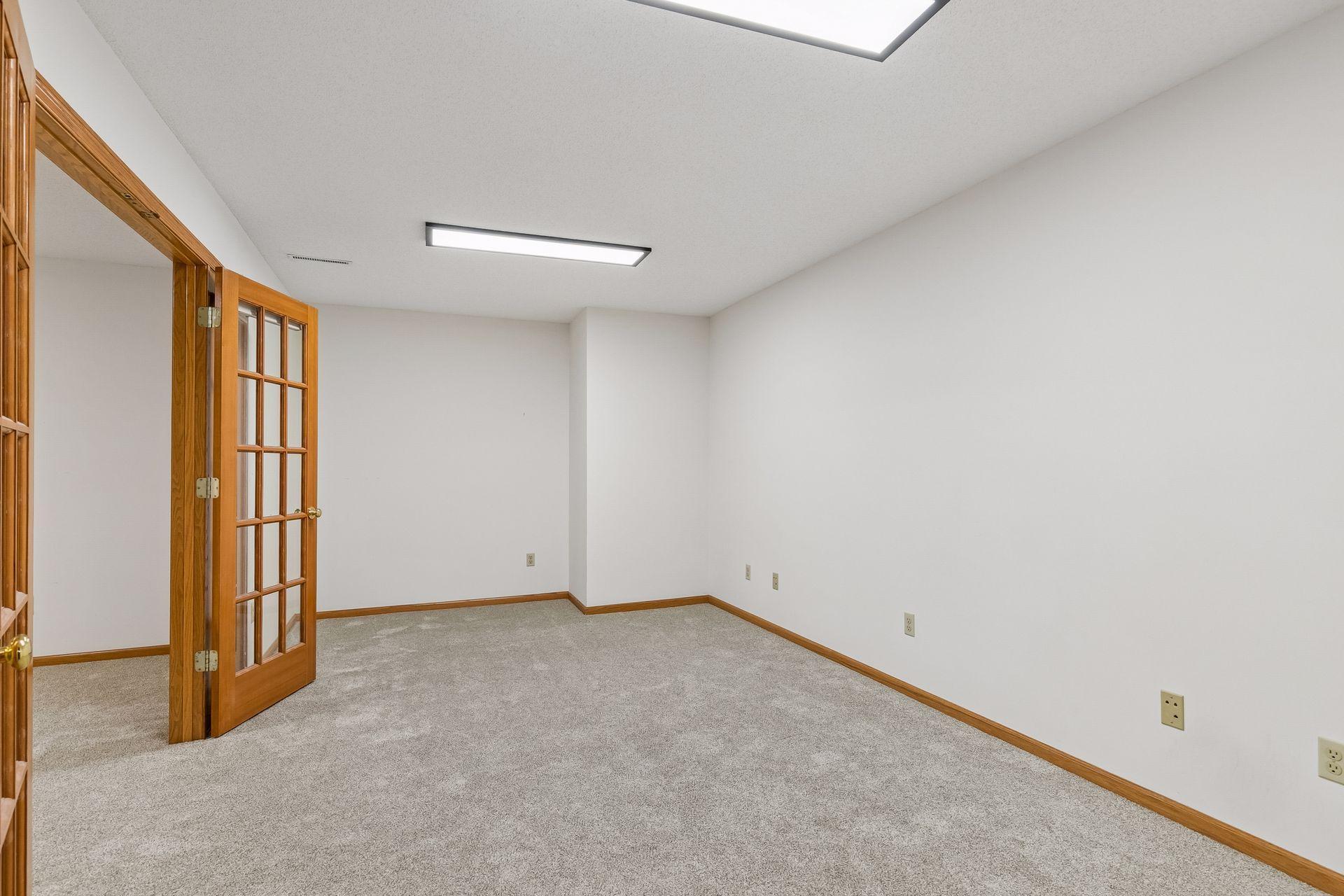 Craft Room / Flex room in the basement