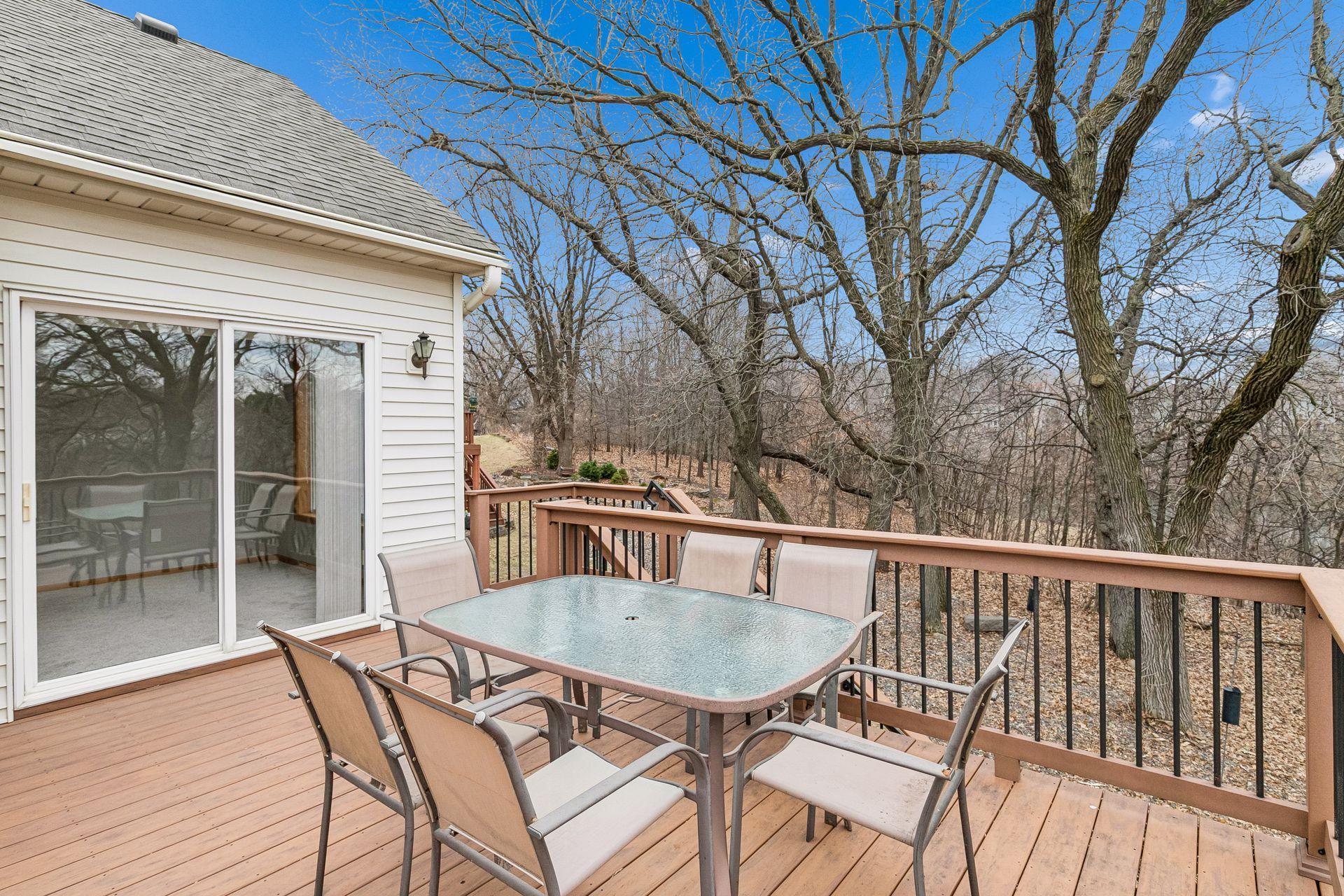 Are we dining outside this evening?