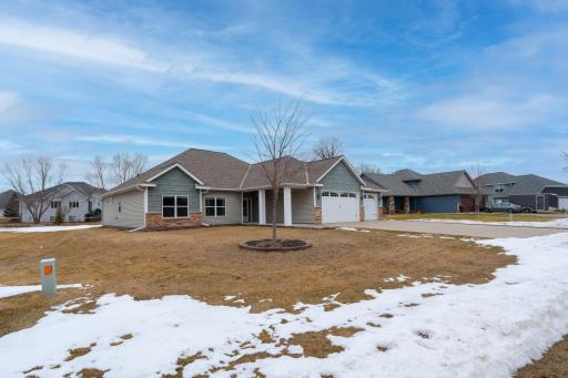 20260219-4986_382nd_Dr_NorthBranch_Exterior-4.jpg