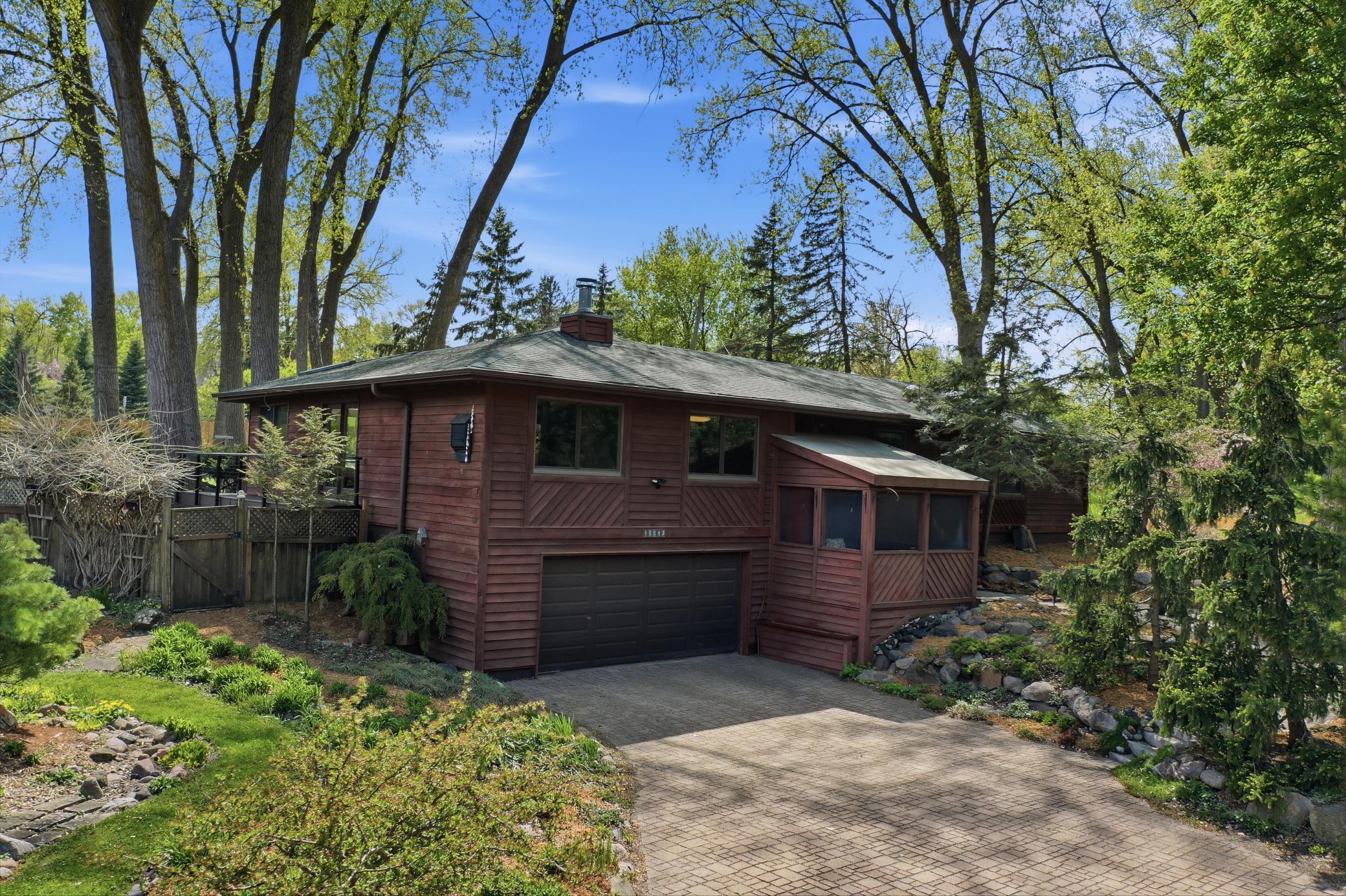 Welome to 15213 Boulder Creek Drive!