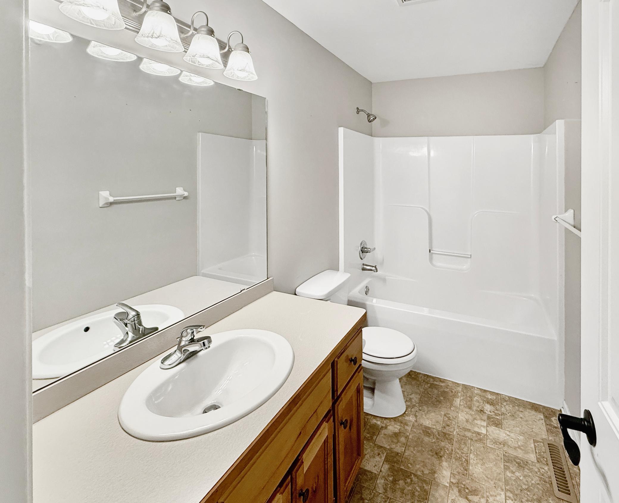 Upper Level Main Bath