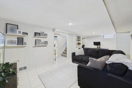 2916 W 60th Street, Minneapolis, MN 55410