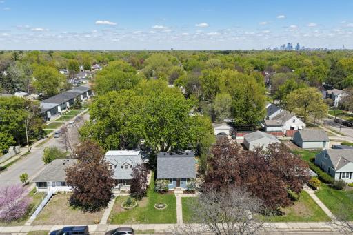 2916 W 60th Street, Minneapolis, MN 55410