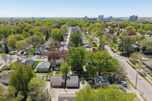 2916 W 60th Street, Minneapolis, MN 55410