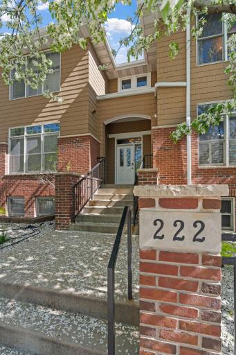 222 Ridgewood Avenue, Minneapolis, MN 55403
