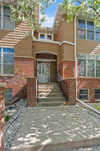 222 Ridgewood Avenue, Minneapolis, MN 55403