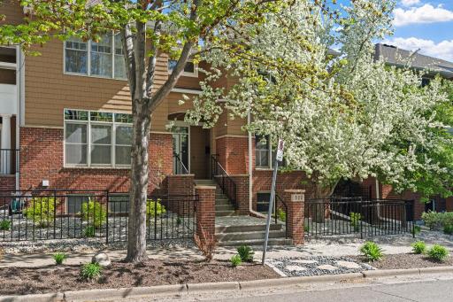 222 Ridgewood Avenue, Minneapolis, MN 55403