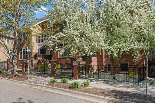 222 Ridgewood Avenue, Minneapolis, MN 55403