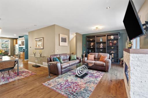 222 Ridgewood Avenue, Minneapolis, MN 55403