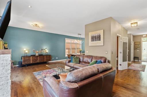 222 Ridgewood Avenue, Minneapolis, MN 55403